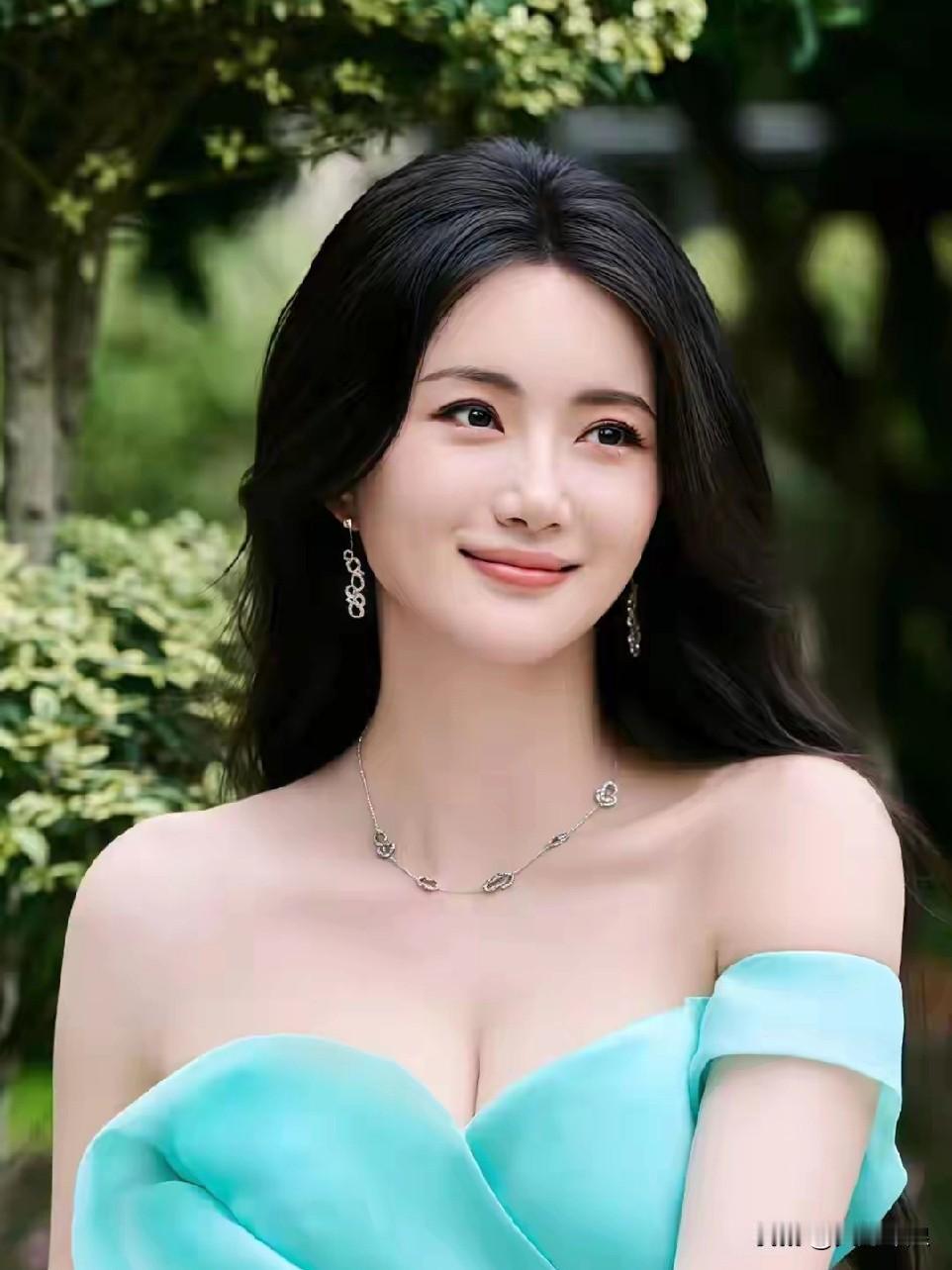 中国诗人为赵昕写的一首“接龙诗”！千朵桃花一世开开出梦中那片海海阔天空任