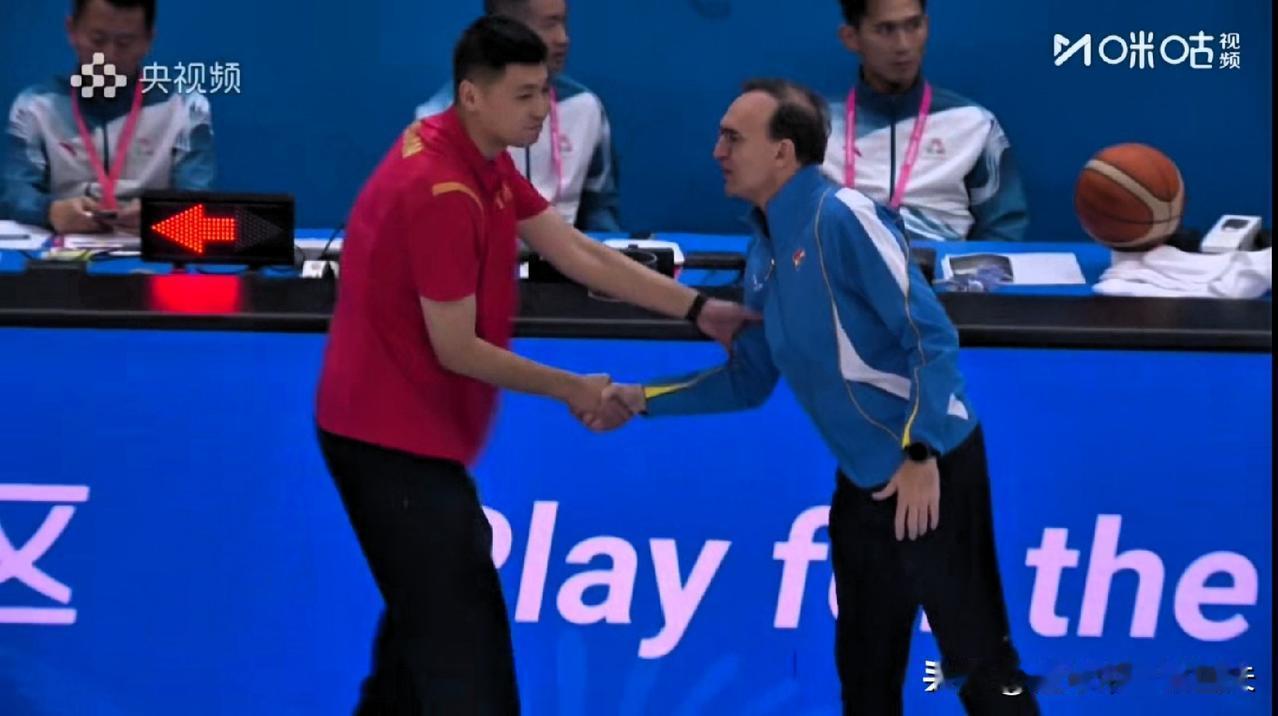 辽宁男篮最大牌的不是球员，而是外教洛佩斯，带领9人出战的青年队98-80大胜河南