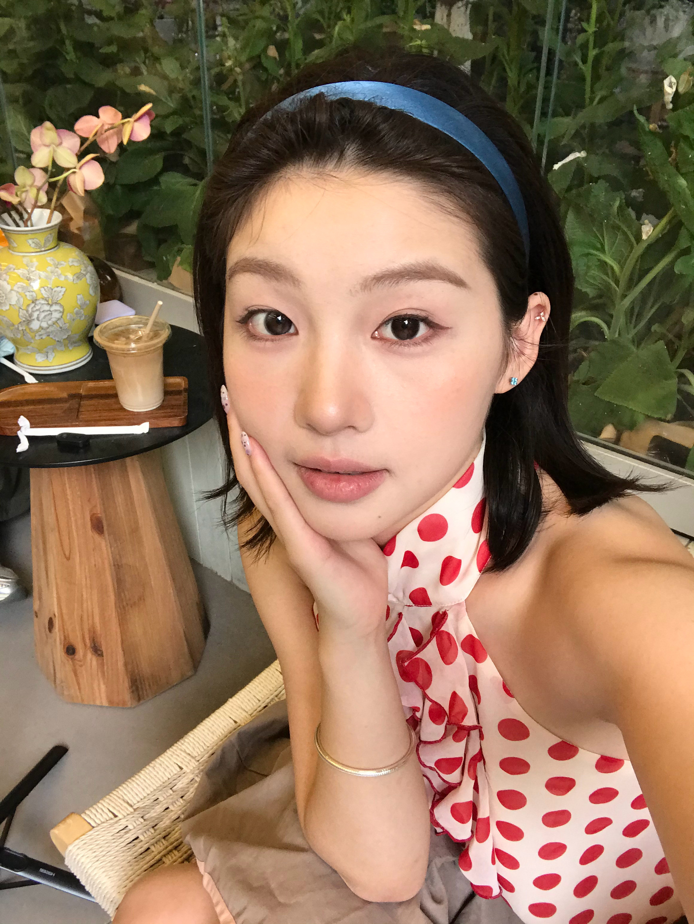 这三个妆除了颜色运用没什么区别出妆教的话我能不能一半脸画一半还是分成两个教程