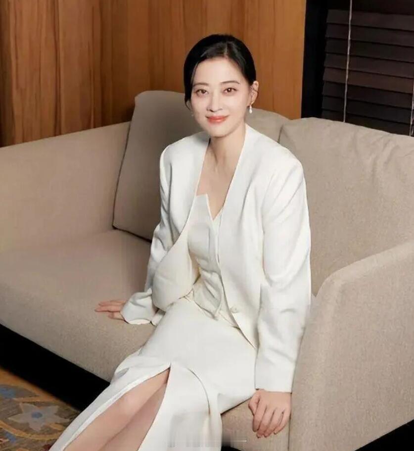 梅婷在妈圈赛道的含金量还在上升看过很多梅婷演过的角色，她真的是内娱妈妈专业户，