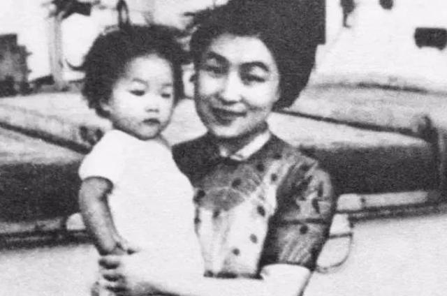 钱瑗97年离世仅8天，钱钟书在昏迷中突然喊阿圆，要求回到他们自己的家，令人动容！