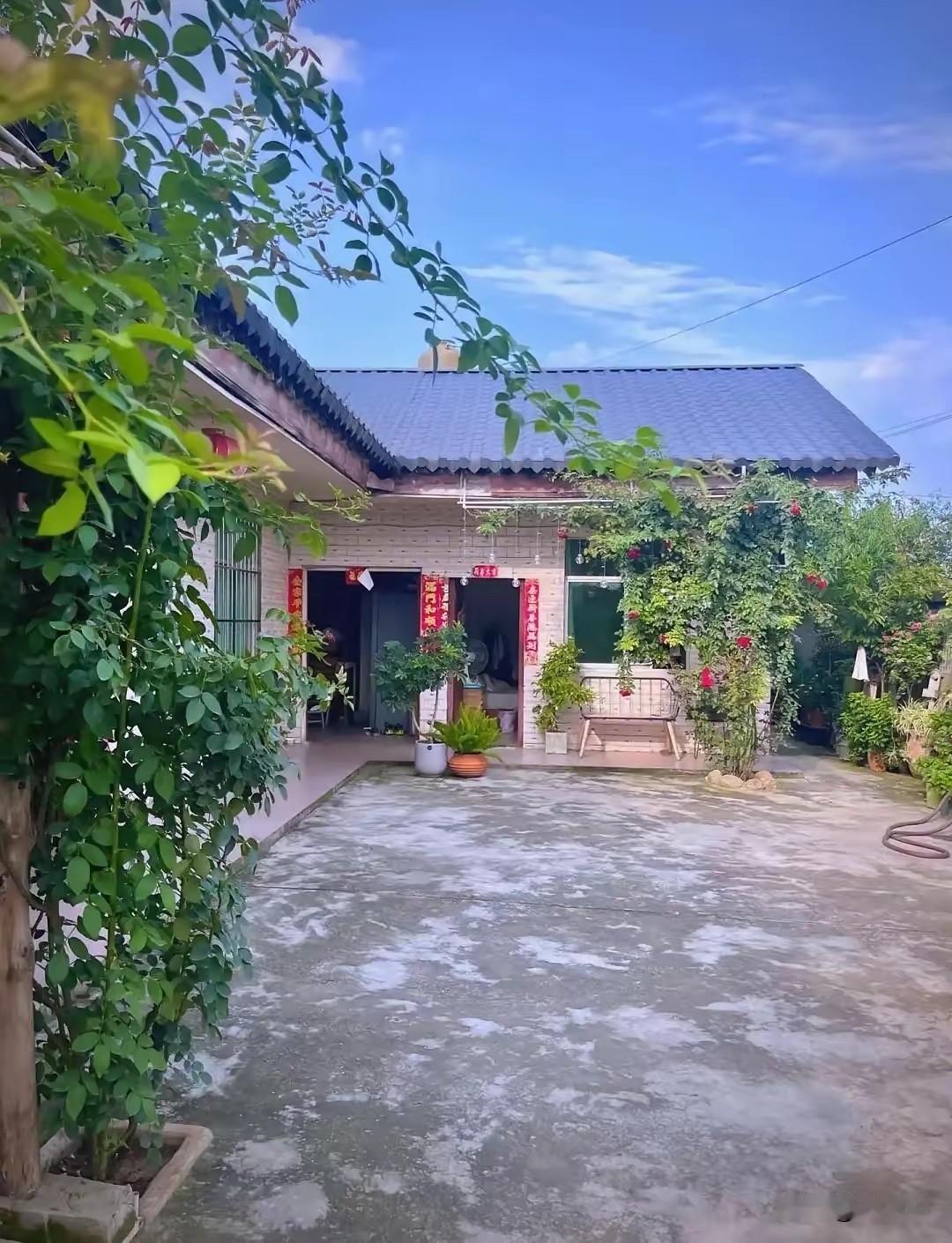 中秋给两位母亲各转三千，两种截然不同的反应，看完瞬间破防中秋佳节，男子给丈母