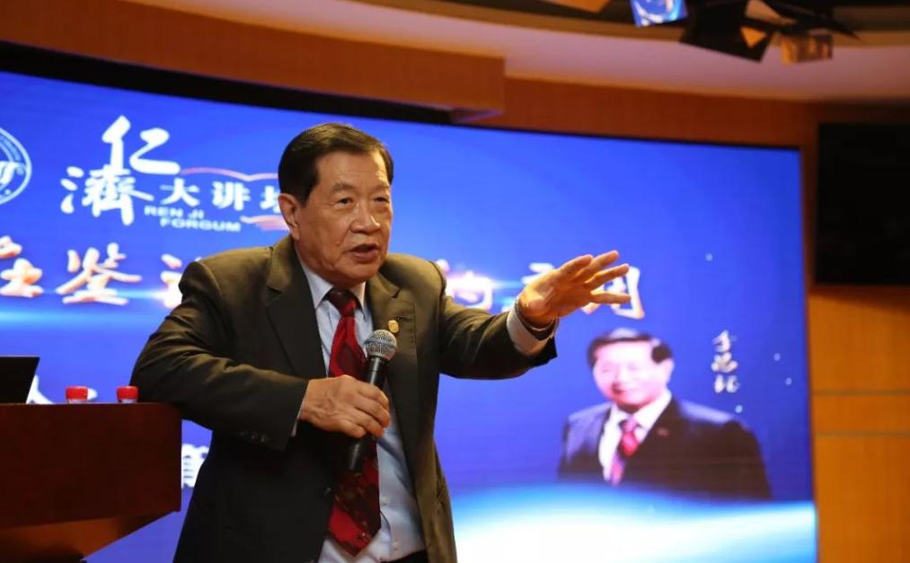 李昌钰与德州“鬼屋”李昌钰的名字在美国已经到了家喻户晓的地步，到了1989年，