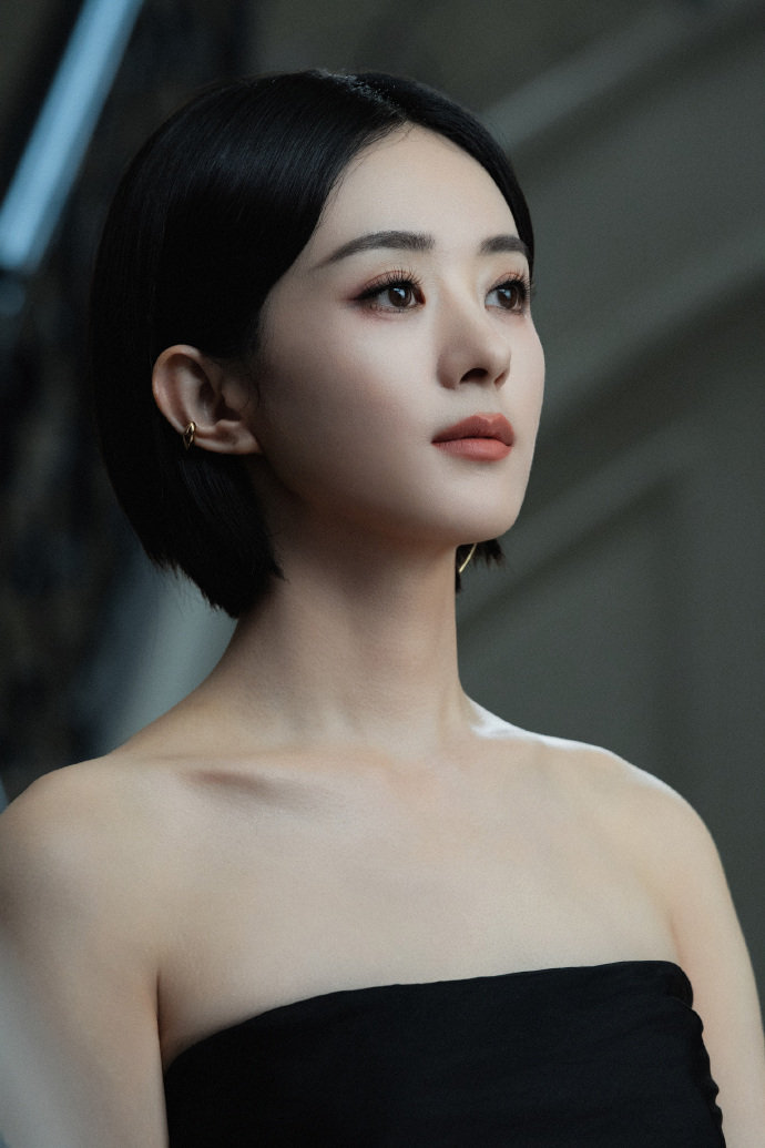 赵丽颖西装短发slay感赵丽颖型格赵丽颖型格，是西装短发slay感拉满的丽颖