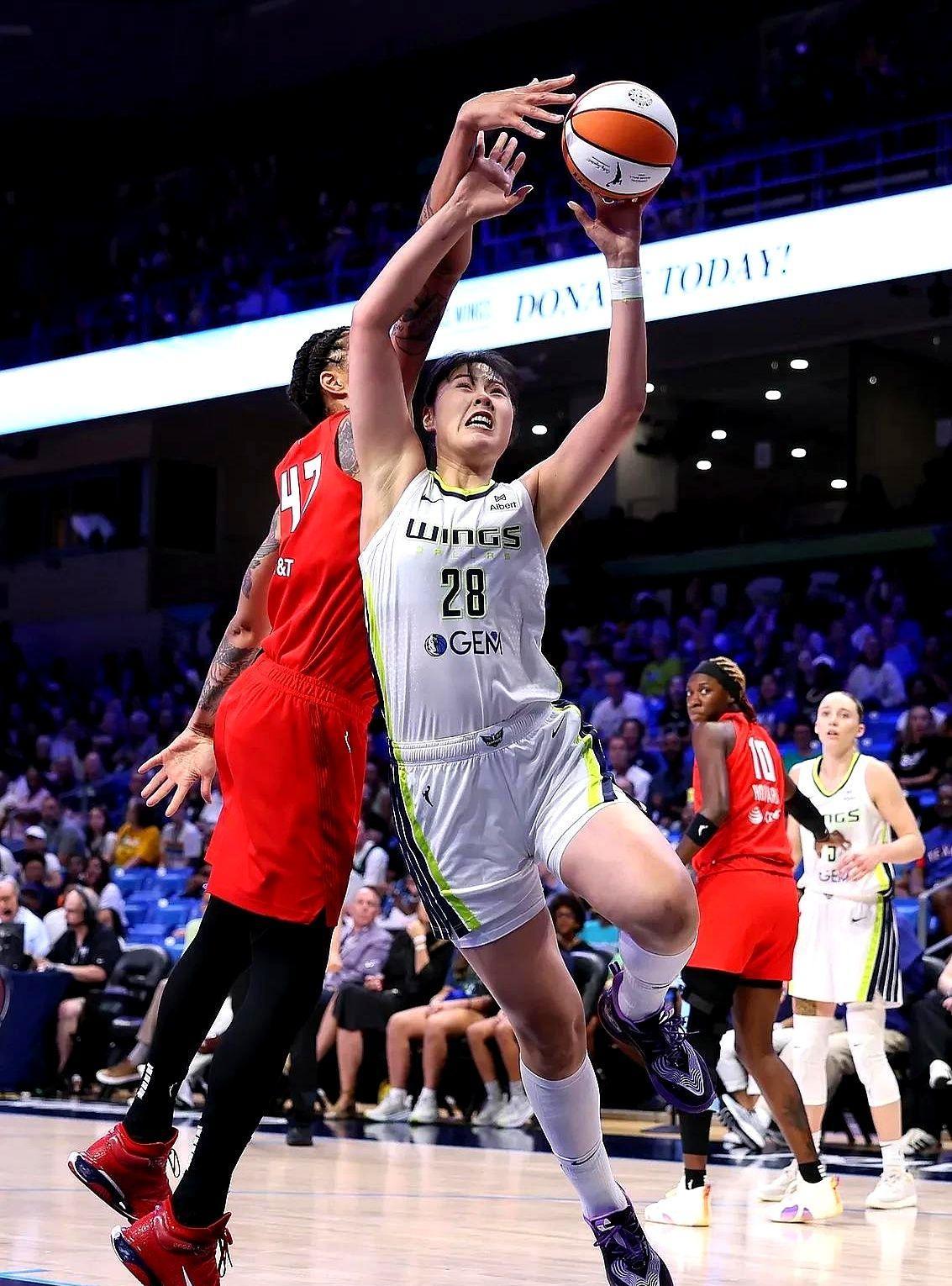 周琦要是有李月汝一半的努力，现在依然在NBA待着了！今天李月汝给了球迷一个大惊