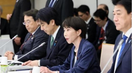 日本主动喊话中国！ 日本主动喊话中国了。近日，日本首相高市早苗直接透露，自己