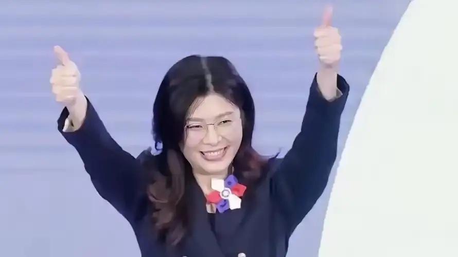 国民党主席郑丽文发表声明，5月3日，郑丽文与柯文哲、洪秀柱等人同台出席活动时