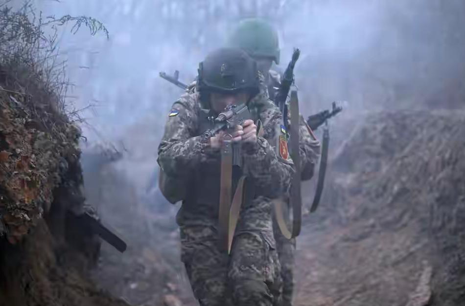 俄罗斯想让顿巴斯地区的乌克兰军队撤离，这样俄罗斯就能够彻底掌控整个顿巴斯地区，这