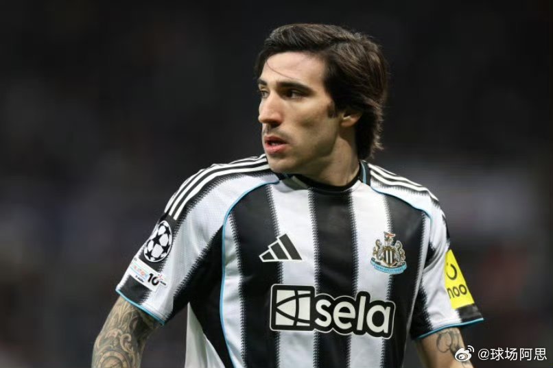 纽卡斯尔CEO大卫-霍普金森表示，今年夏天任何球员想要离队都必须按照俱乐部的条件