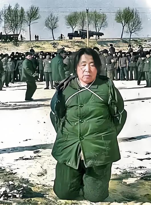 1980年2月8日，松花江边的哈尔滨工人体育馆座无虚席，五千多双眼睛盯着同一个入