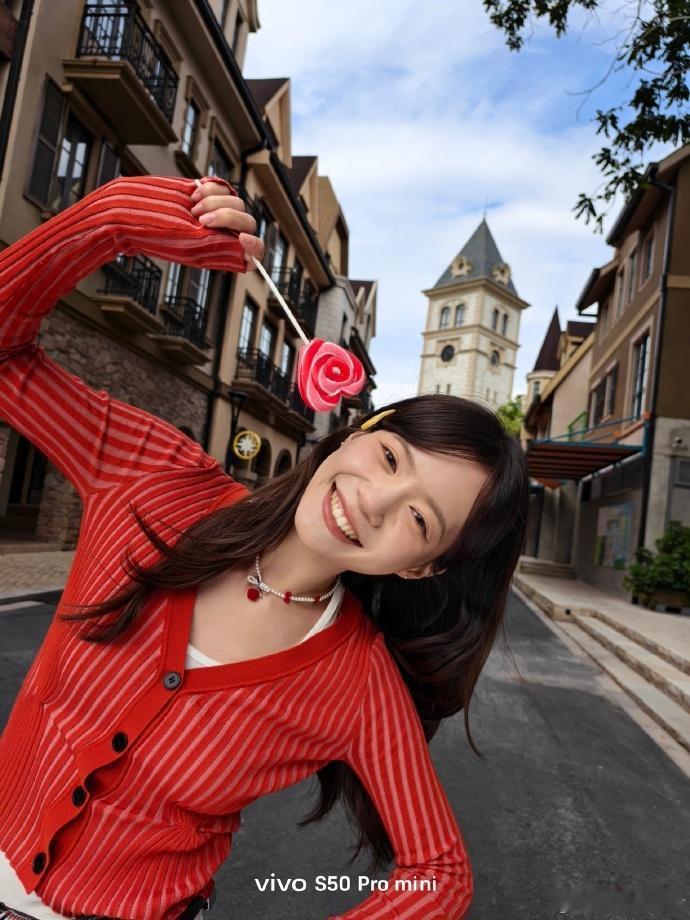 vivoS50的样张来啦，品一下这个美女样张长焦看蓝厂这句话果然没错，之前用v