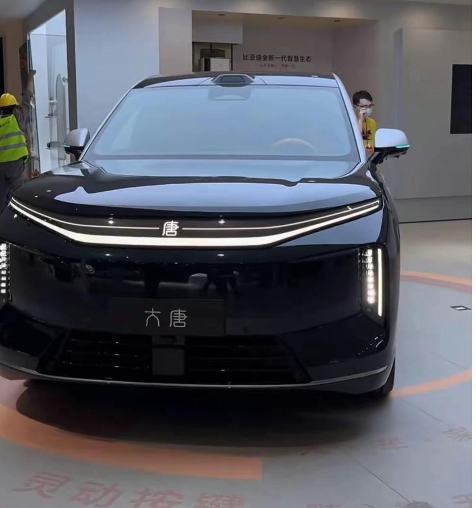 看大唐EV，我最看重这几点：一是续航。950公里版本，跑长途不用老想着找充电桩