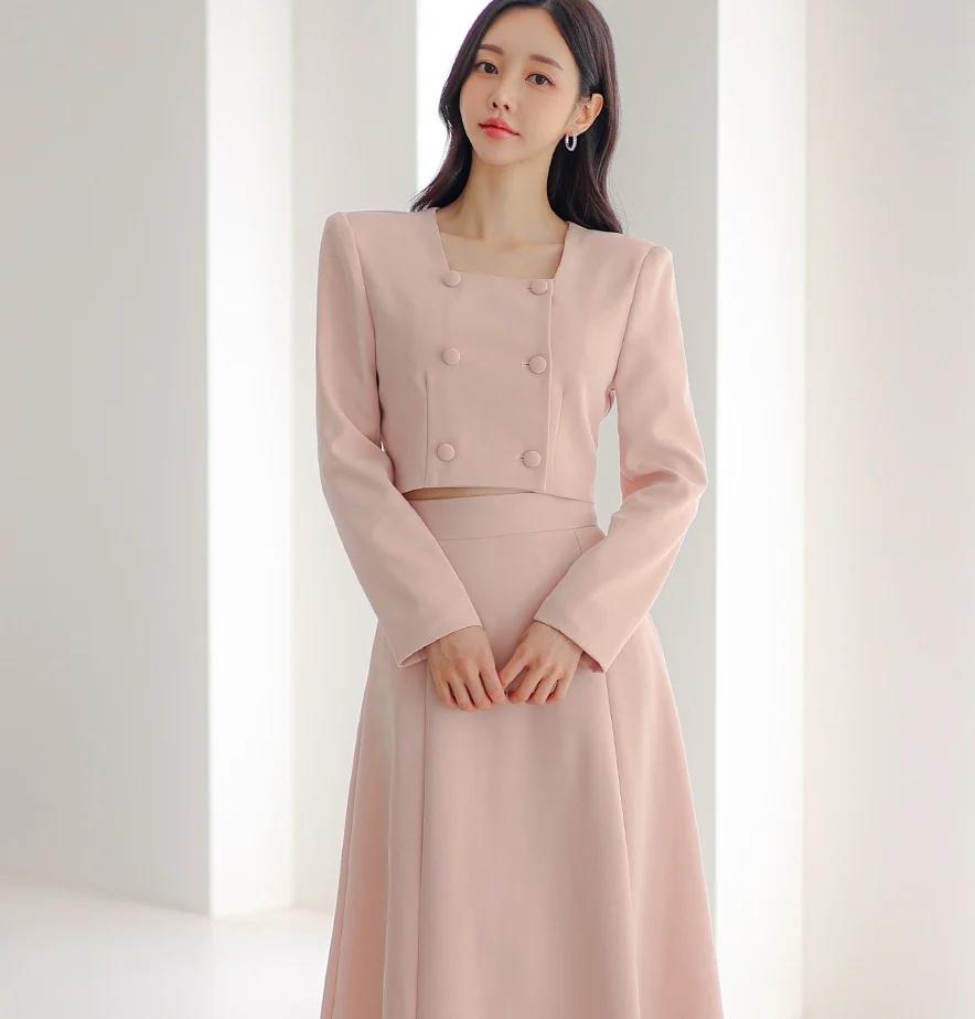 孙允珠-温柔粉裙，优雅气质，简约时尚，女神范儿十足！🌸💕随手拍张图，分享美好