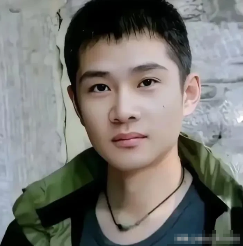 这一位演员，长得这么帅，阳光俊朗，从未演过主角，演技一流，大家特别喜欢看他演的戏