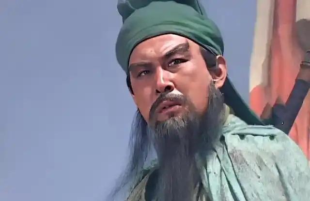 有人说“关羽绝北道”时兵力有五千，其实，根本没这么多，最多两千。如果关羽有五千兵