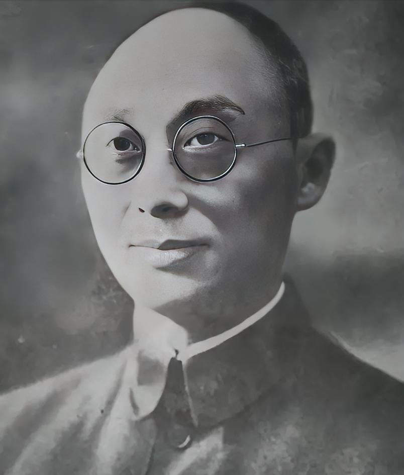 1939年，蒋介石送他当炮灰，企图借日军之手除掉他，谁知，他却带着川军在湖北大洪