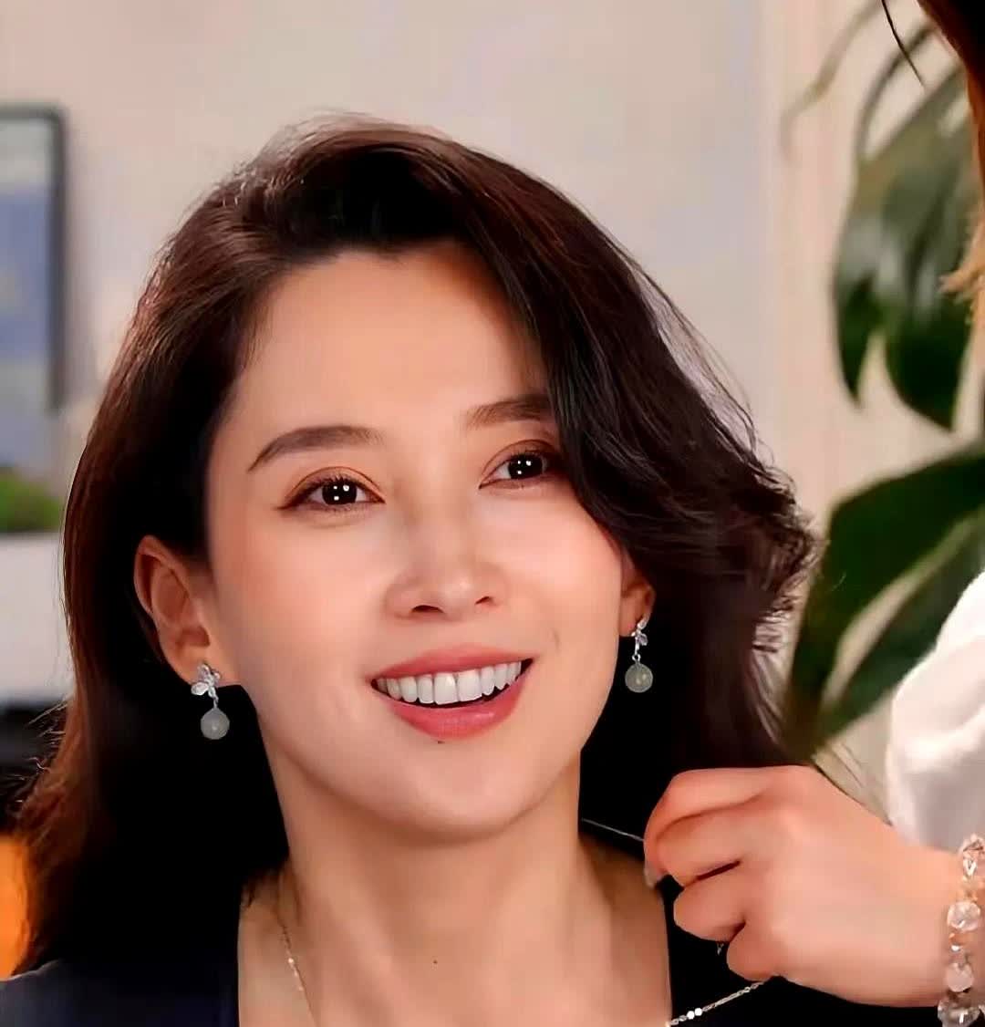 森林北这辈子可能离不开汪峰了原因很简单不是因为汪峰有多帅，而是汪