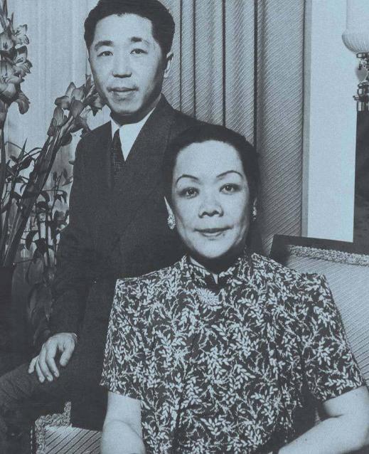 她15岁，就是民国最强女杀手，也是赫赫有名的女博士。她刺杀袁世凯，帮助汪精卫刺杀
