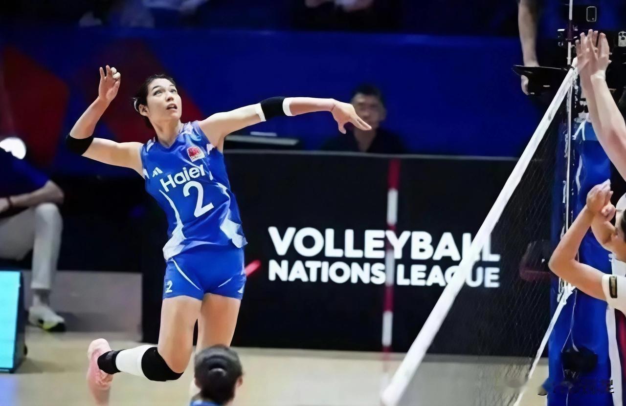 中国女排今晚以3-1战胜波兰女排，谁能想到！1.谁能想到，中国女排第一局多次配