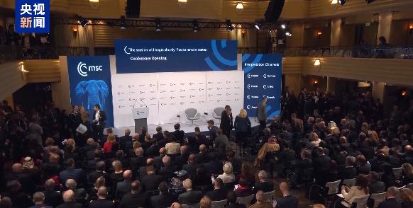 欧洲的衰落不可避免当地时间14日，欧洲议会安全与防务委员会主席斯特拉克-齐默尔