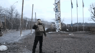 坚持住，会有转机的。为了撕破俄罗斯的谎言，泽连斯基又一次去了