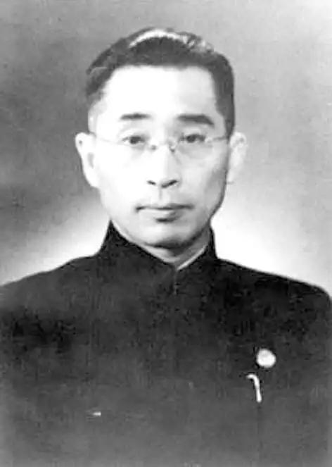 1954年，有“飞贼”之称的段云鹏被抓获，毛主席得知这个消息后，忍