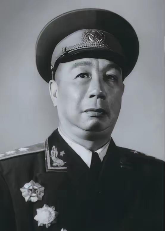 1981年，开国上将陈士榘要离婚，子女们知道后非但不阻拦，反而说：“离婚了也好，