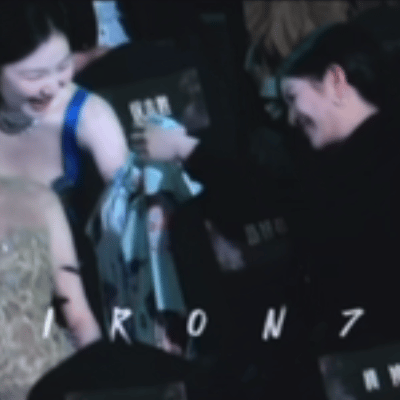 笑晕了金靖把周柯宇的大头衬衫送给了陈妍希啊哈哈哈哈哈金婧你就是周柯宇新姐姐