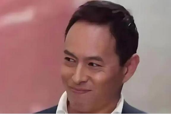 澳大利亚知名反华教授李约翰，曾在节目当中大谈自己的反华思想，但就在这时主持人，突