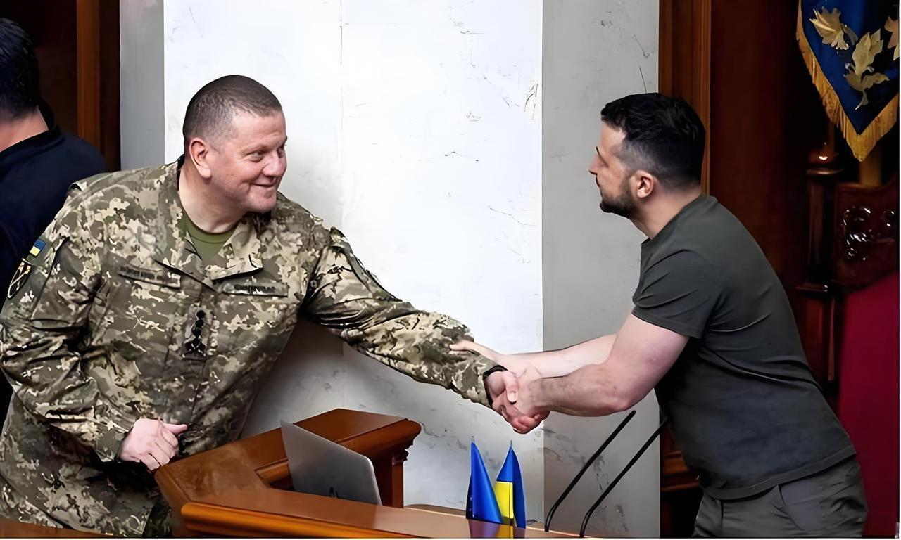 一部分网友表示，顿巴斯是乌克兰的领土，俄罗斯凭什么要求乌军撤离，而不是俄军撤呢？