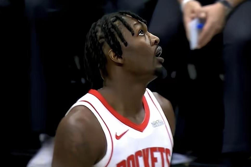 火箭战胜开拓者，赛季两队交手2比2打平，队内正负值唯一负数的球员：电风扇芬尼史密