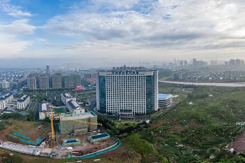 医院破产潮真的来了吗？这事儿最近闹得沸沸扬扬。2024年就有昆山广慈医院等27家