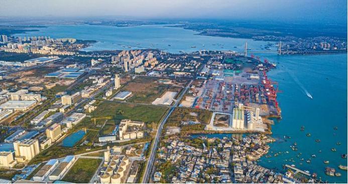 真是闲的没事儿！2025年12月18日，海南自贸港正式封关！多个国家高度关注，印