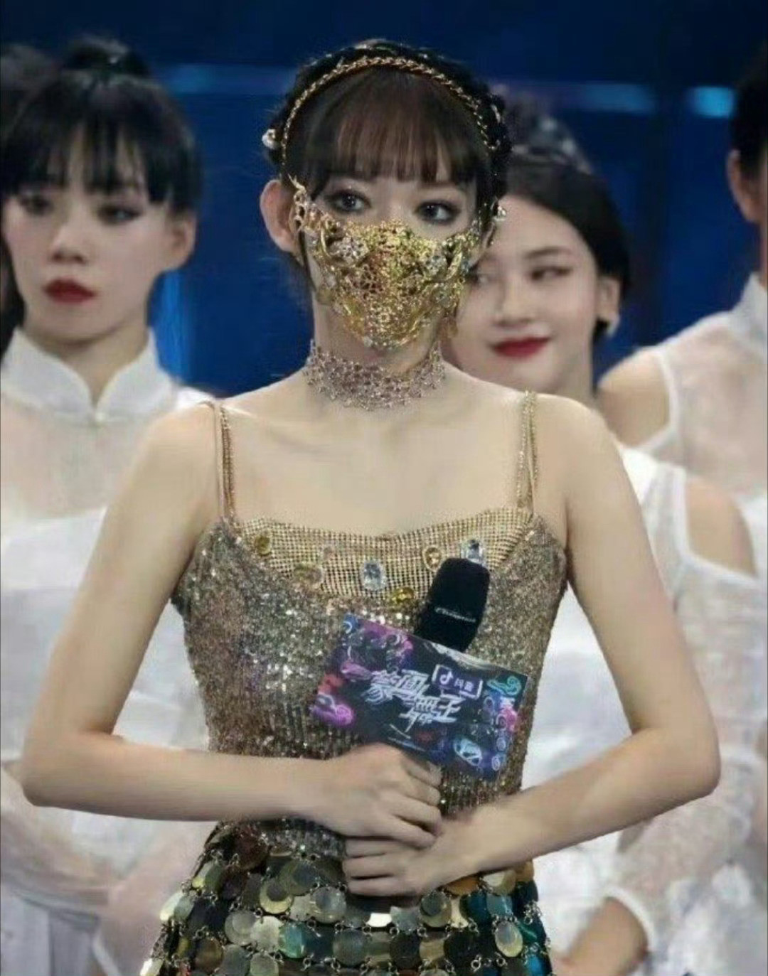 蒙面歌王还需要猜嘛，这不一眼就认出来了