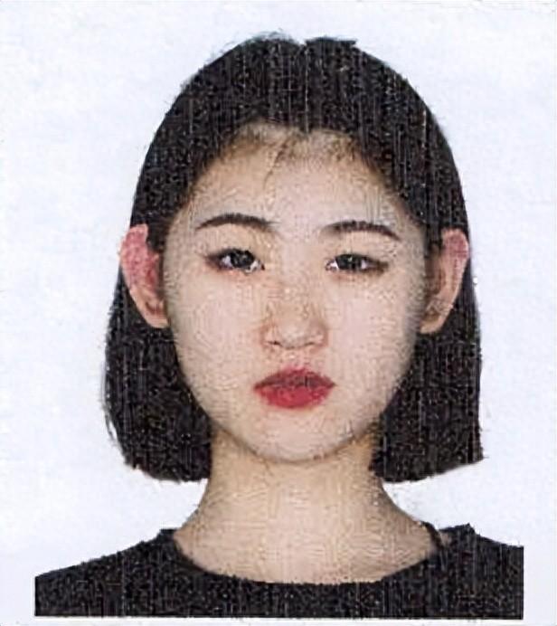 何瑞晴，2006年4月18日出生于山东省费县探沂镇玉泉庄村，山东临沂人，今年19