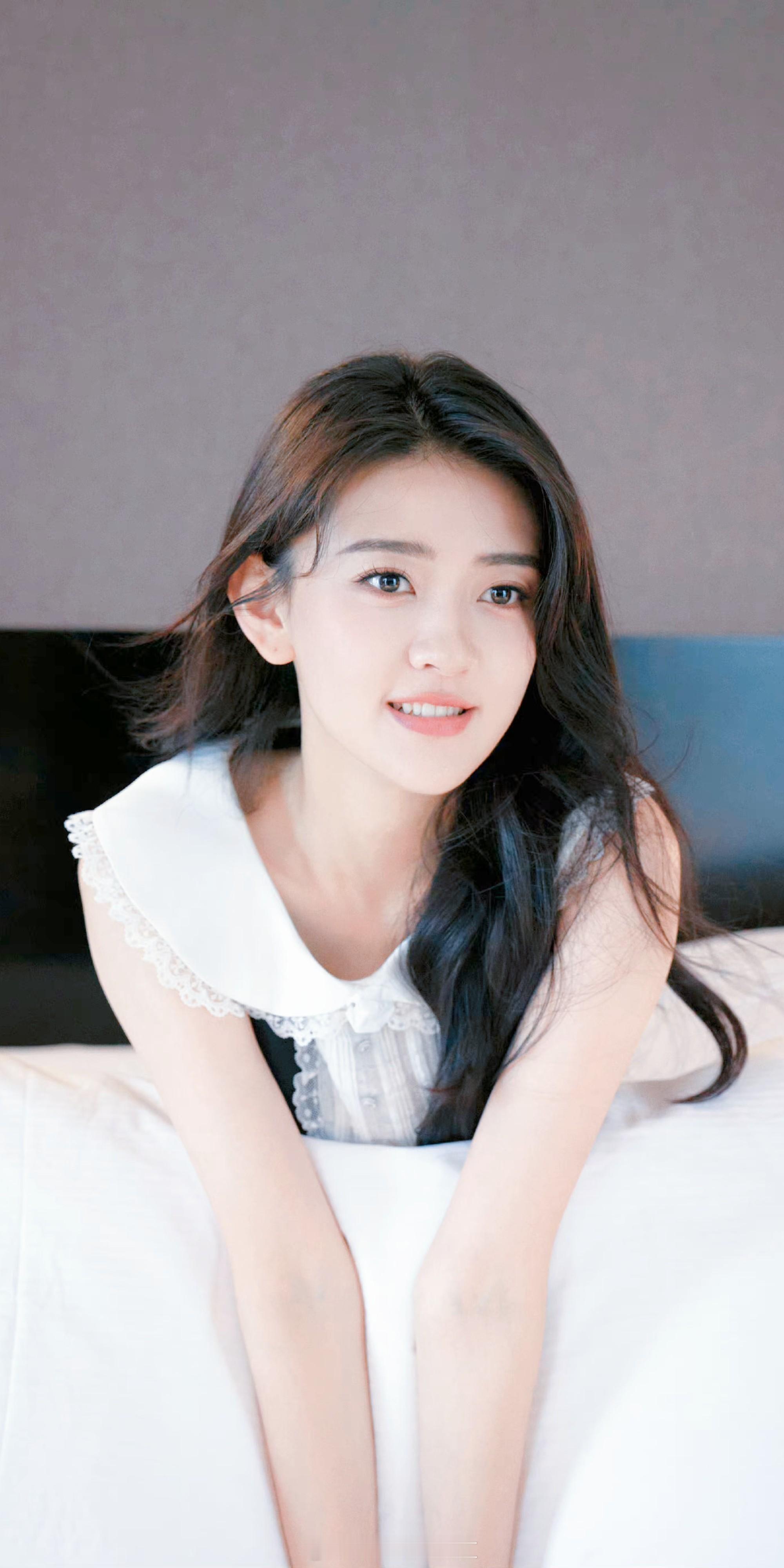 梁洁甜美少女风