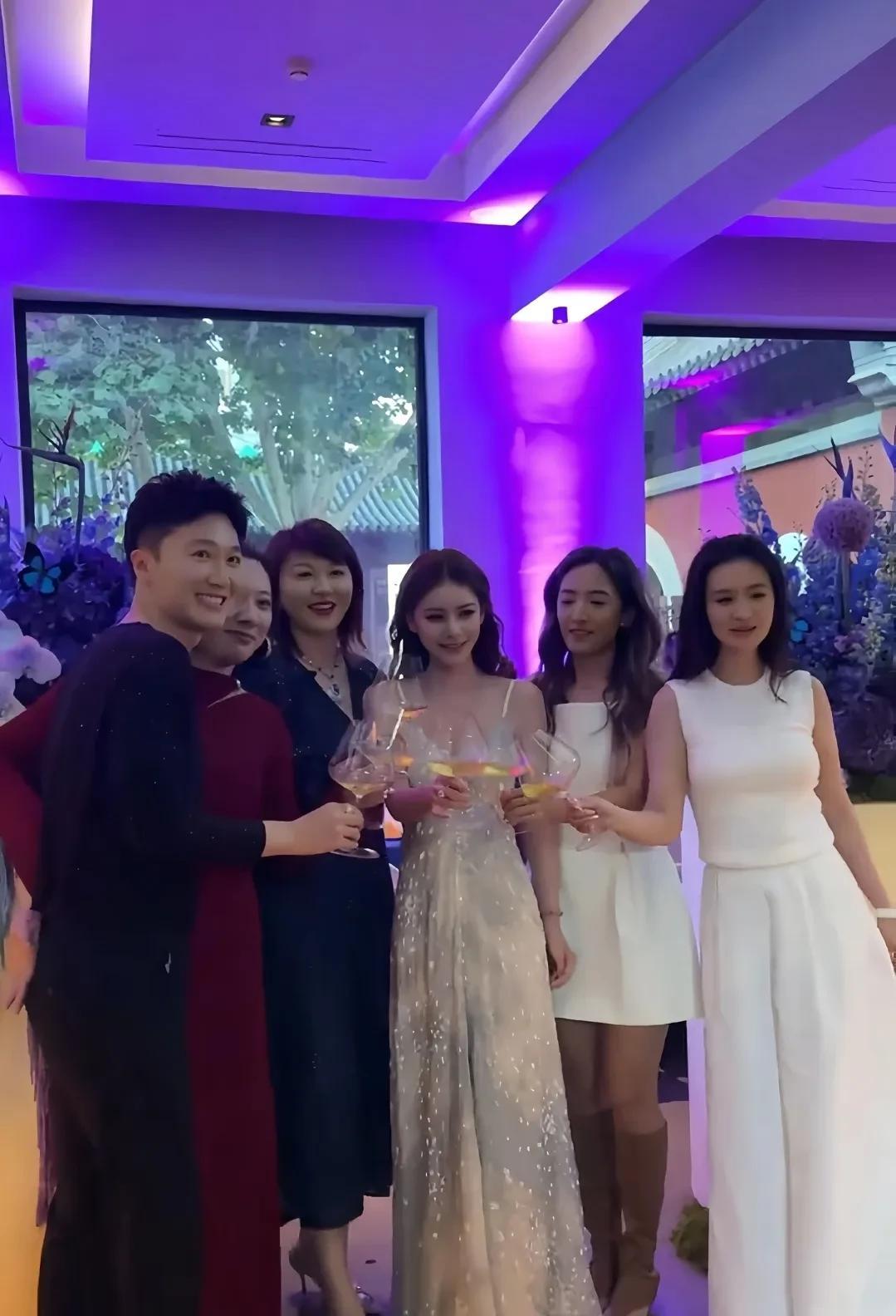 马筱梅生日，网友们的愿望是希望两个赶紧有个属于二人的baby！马筱梅称：“顺其自
