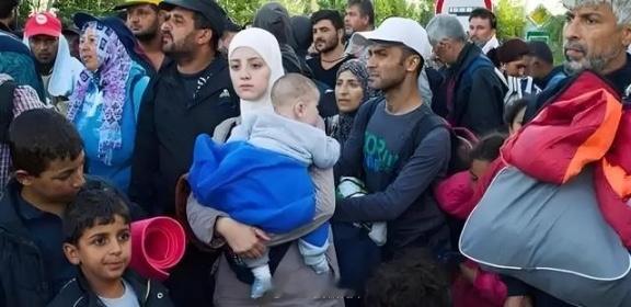 一个国家能蠢到什么地步？看看瑞典就懂了，三十年前，瑞典人均GDP高达3.2万美元