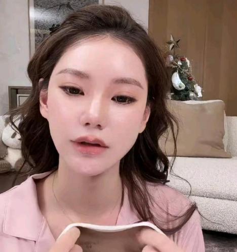 同一个坑不会踩两次？汪小菲的两任妻子都选择了异地分居，把婚姻过成了别离。汪小菲