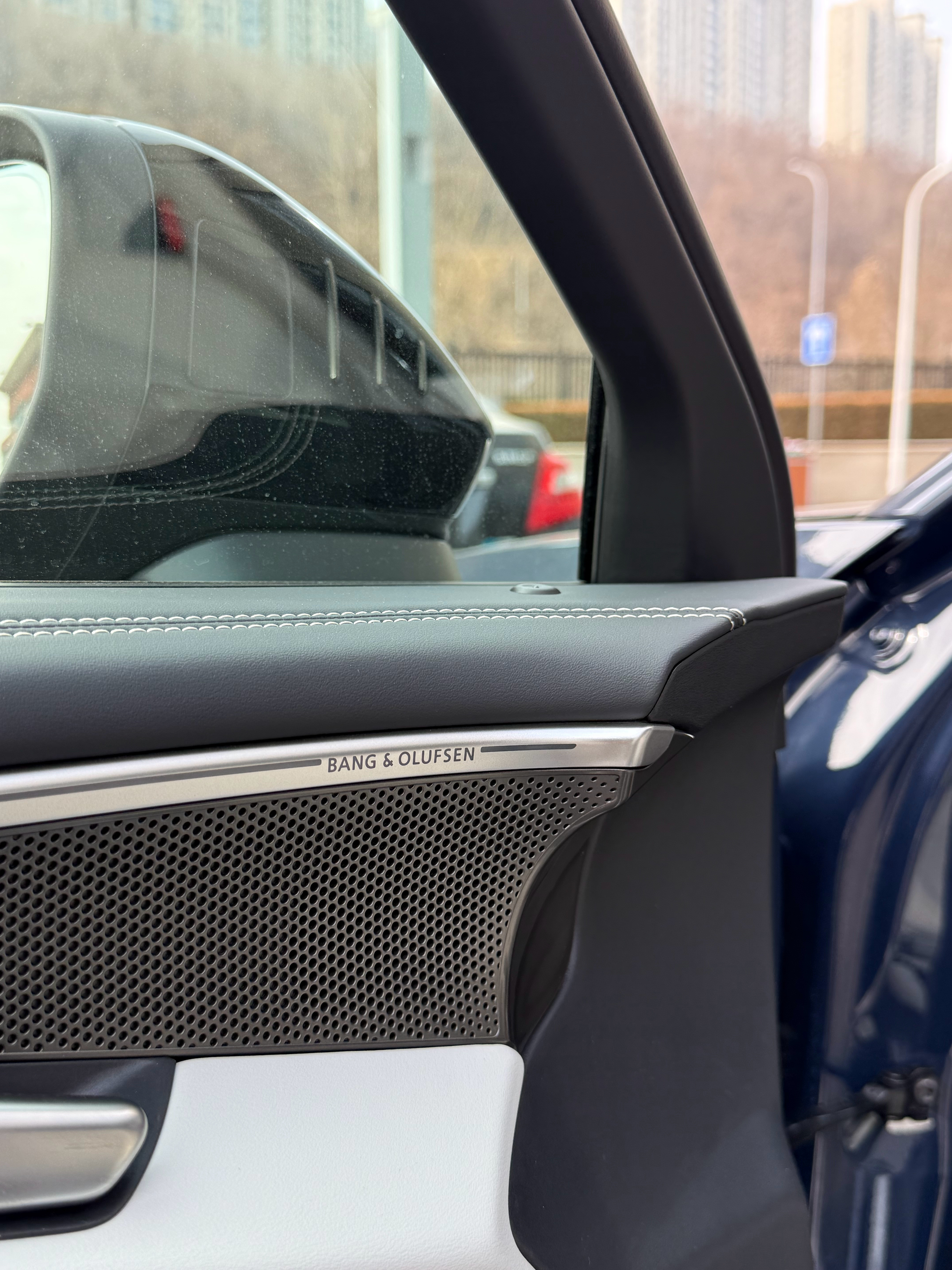 今天到店里感受了下全新奥迪A6，感觉怎么样？同学们…