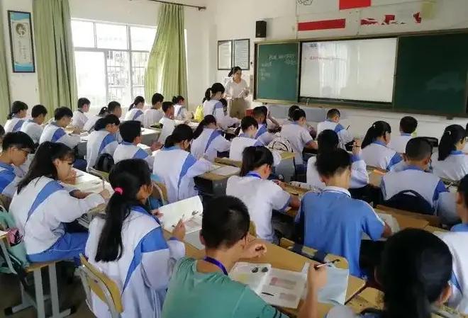 真的太戳心了！带过无数孩子才看透，初高中分水岭早就定好了，学霸和中等生的差距，从