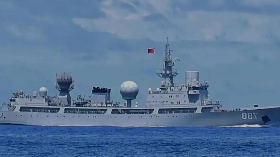 中美舰机巴士海峡再“交锋”！2月4日，岛内军事粉专爆料，解放军军舰在鹅銮鼻东南