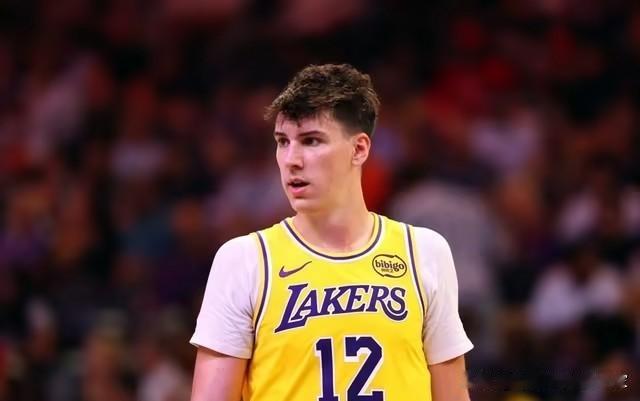 湖人明日对战公牛，伤病名单出炉！湖人官方今日更新伤情，拉拉维亚因左大腿骨挫伤出