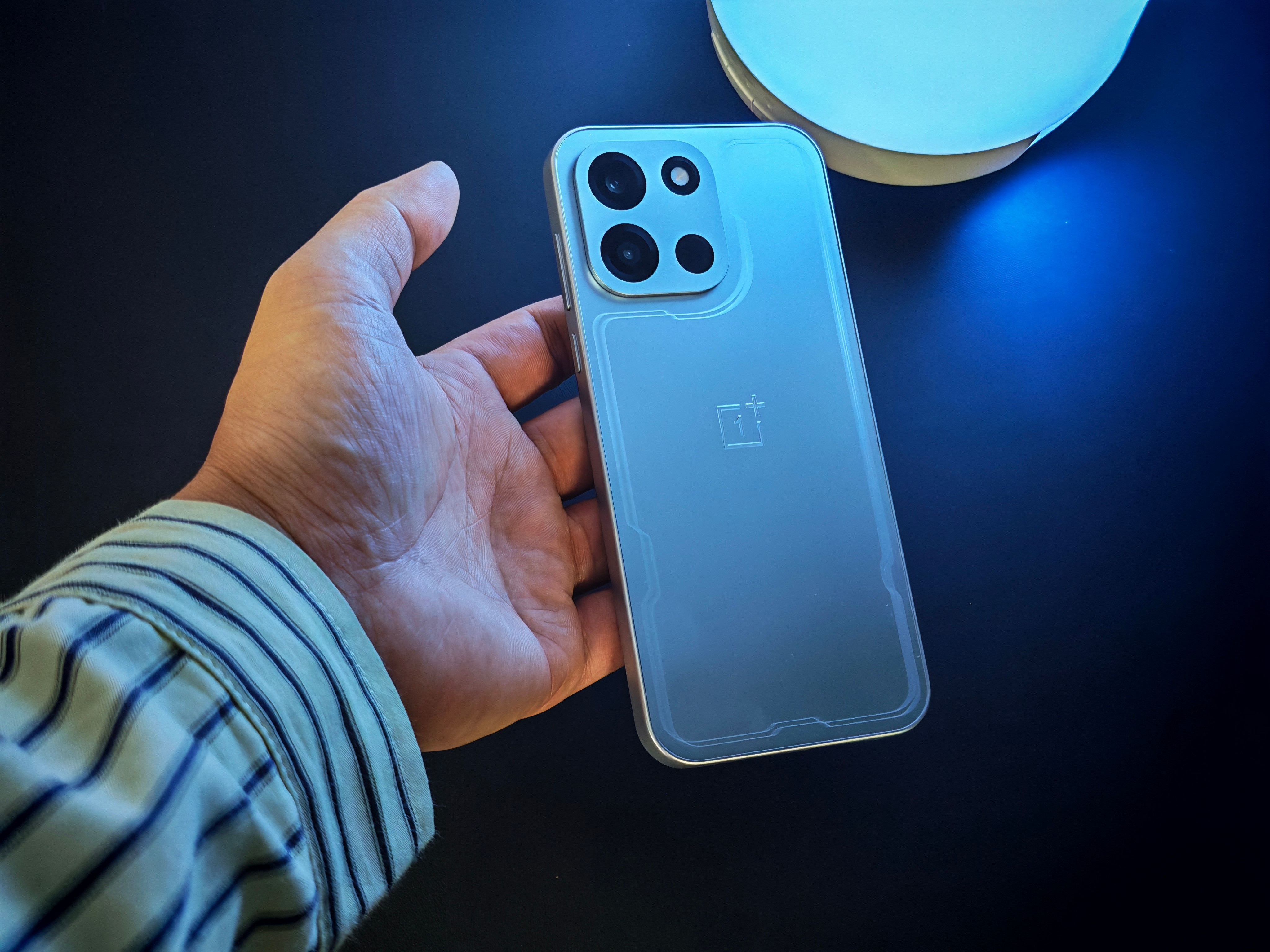 一加Turbo6上手实拍，赛博果味Turbo的既视感