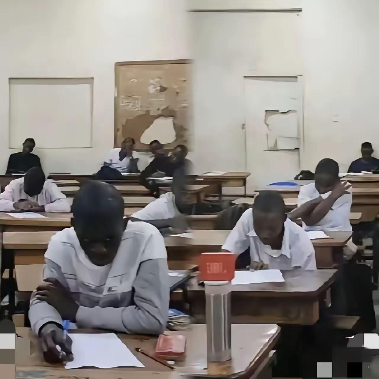 留学生试卷连加减法都不会？K签证该治治“注水留学”了​​刷到高校非洲留学生的试