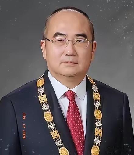 张定宇，男，汉族，1963年12月出生于湖北武汉汉正街，中共党员，医学博士，原武
