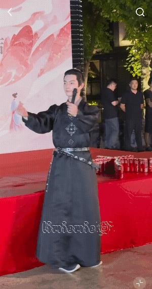 是谁今天又幸福的冒泡泡呀！当然是追许凯线下的AIaso们，许凯一瓯春终于杀青，这