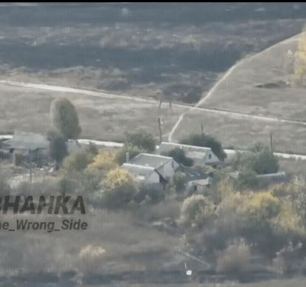 俄军导弹炸的真准！在博古斯拉夫卡库普扬斯克南方向！乌军飞手在放飞无人机的时候，被