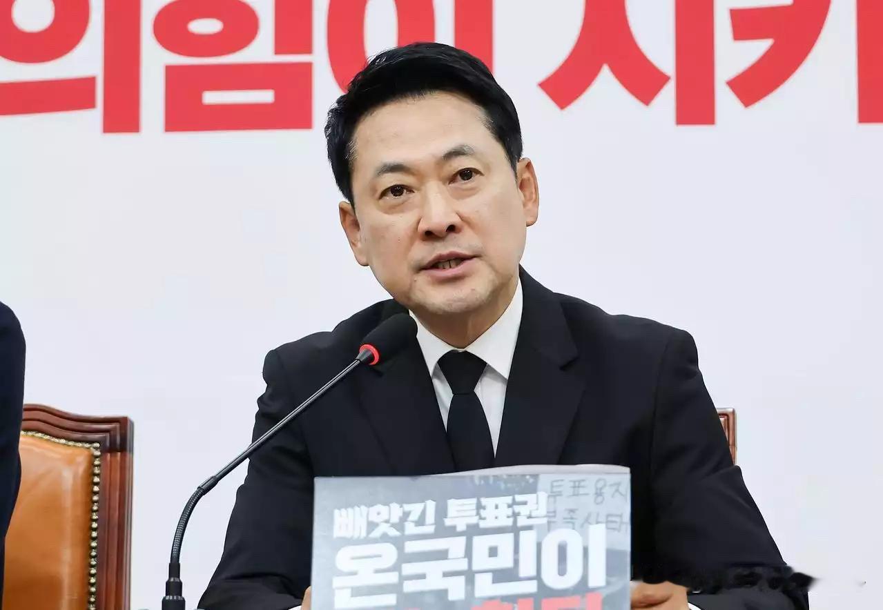 否认辞职、拒松口韩东勋复党！张东赫明确最新党内立场6月11日，韩国国民力量党