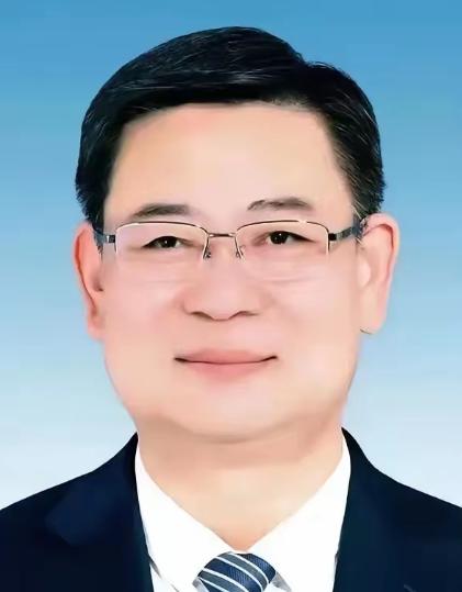 他成为谷雨节里落马的山东第一只虎！ 2026年4月20日，暮春谷雨的当日，一